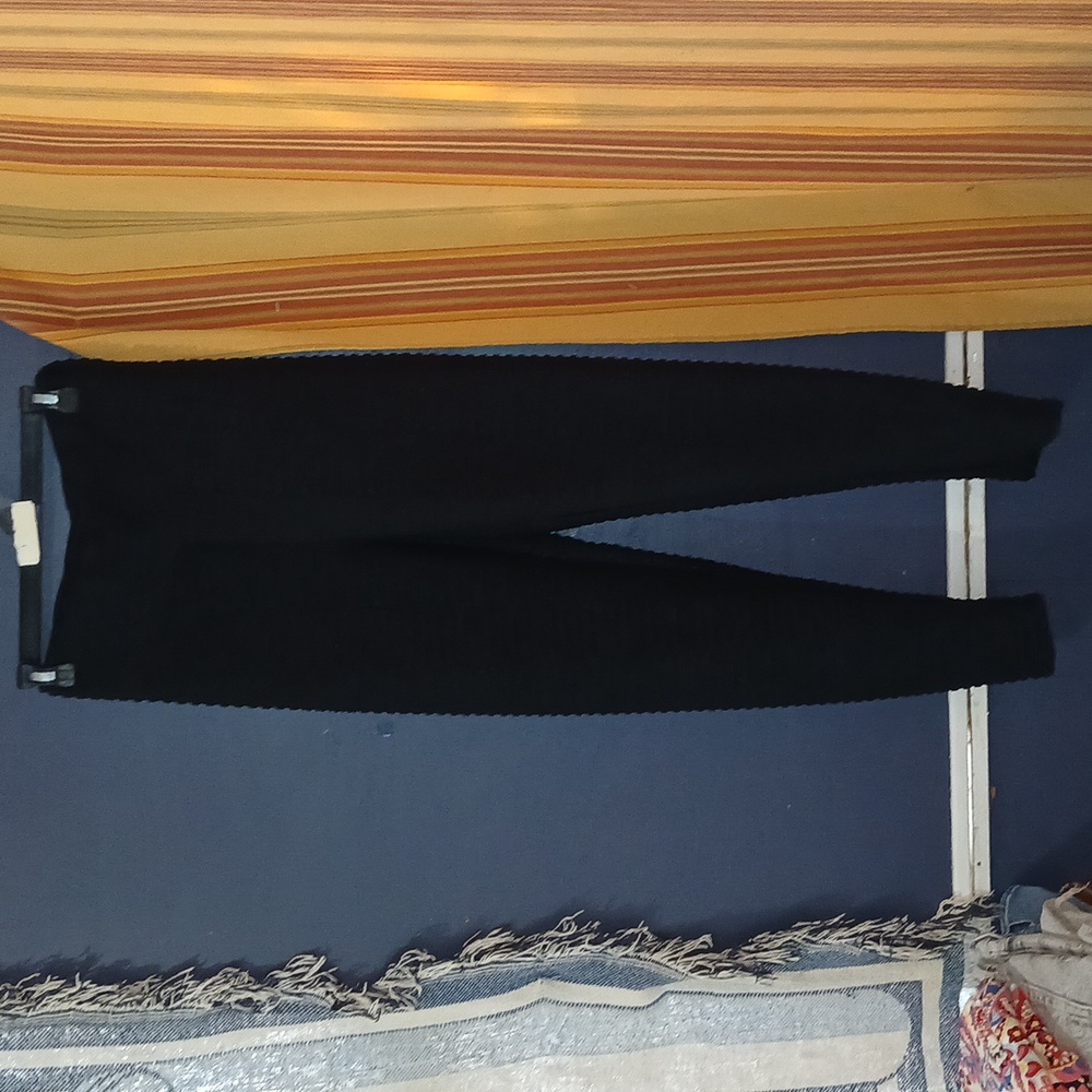 Fit In Black Textured Leggings Size Large good Condition